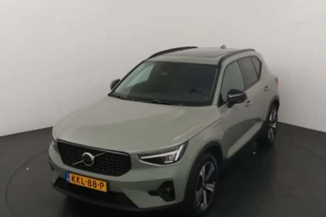Volvo XC40 (2022) thumbnail 3