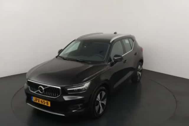 Volvo XC40 (2022) thumbnail 4