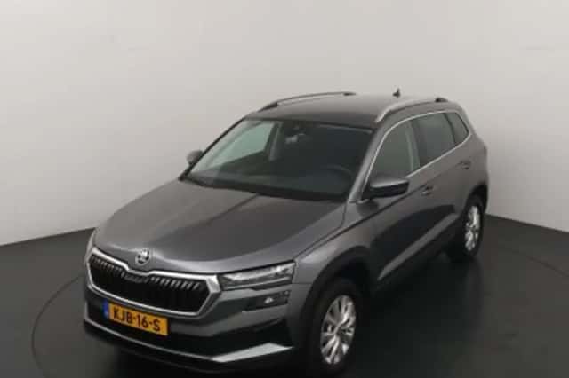 Škoda Karoq (2023) thumbnail 2