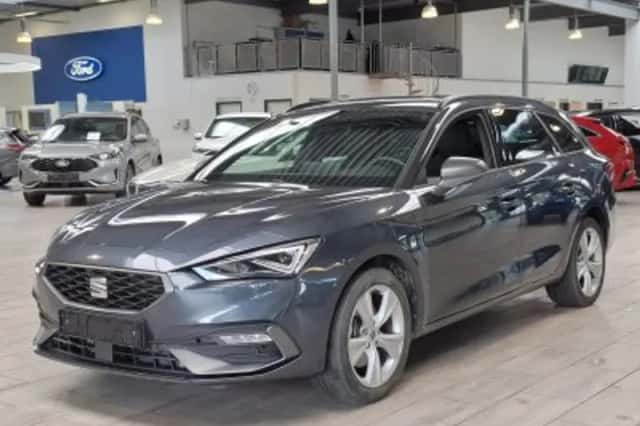 SEAT Leon (2025) thumbnail 2