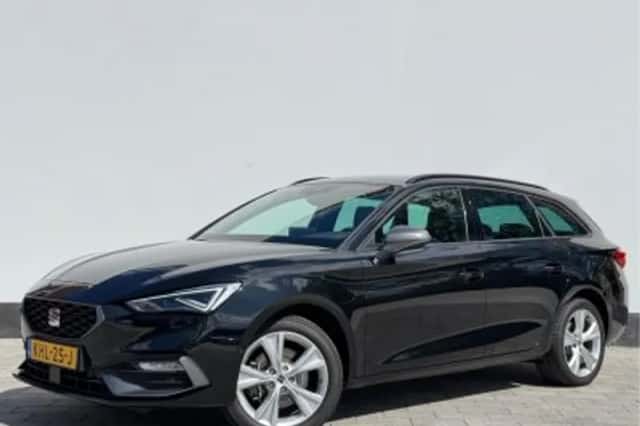 SEAT Leon (2025) thumbnail 3