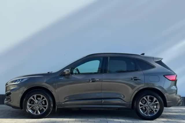 Ford Kuga (2022) thumbnail 2