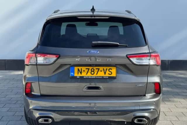 Ford Kuga (2022) thumbnail 3
