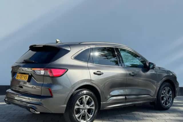 Ford Kuga (2022) thumbnail 4