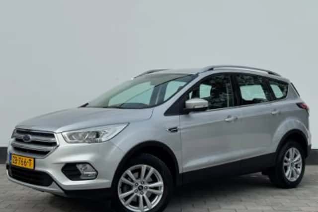 Ford Kuga (2017) thumbnail 2