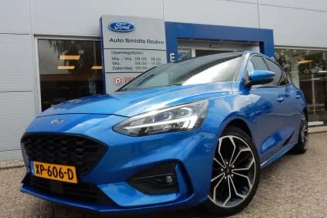 Ford Focus (2021) thumbnail 2