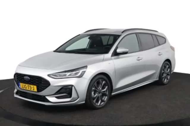 Ford Focus (2021) thumbnail 4
