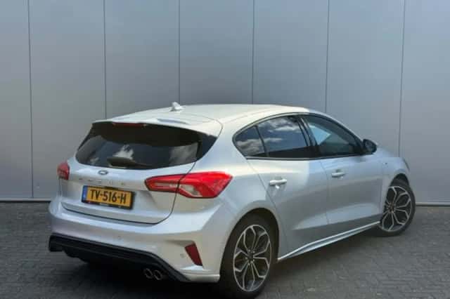 Ford Focus (2018) thumbnail 3