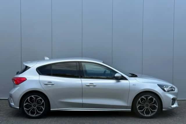 Ford Focus (2018) thumbnail 4