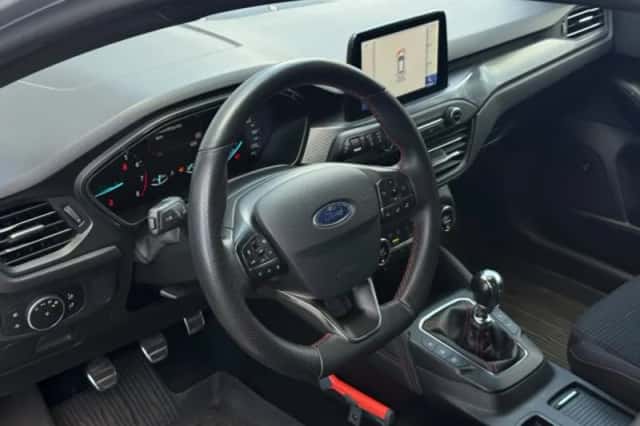 Ford Focus (2018) thumbnail 5