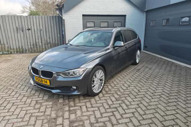 BMW 3-Serie (2013) thumbnail 1