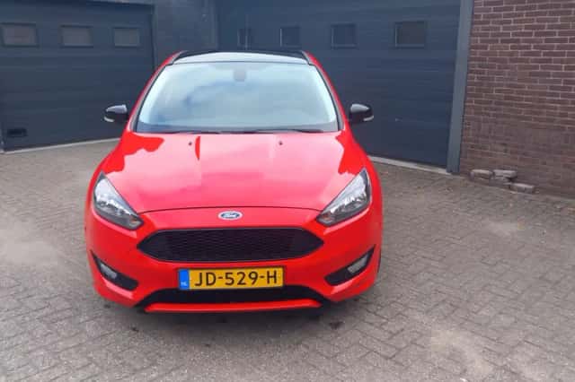 Ford Focus (2016) thumbnail 3