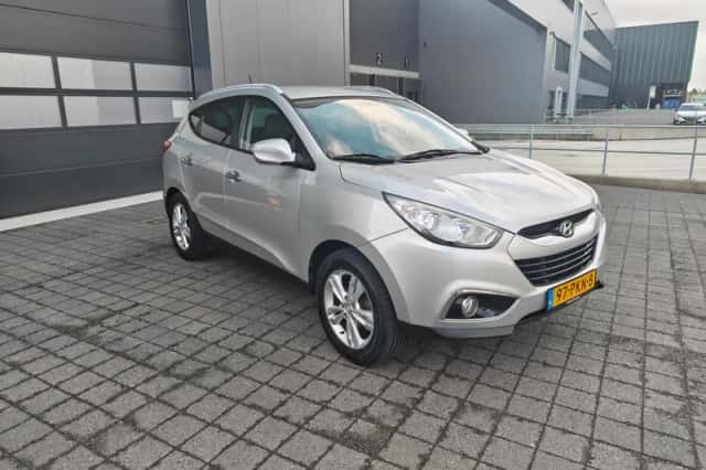 Hyundai ix35 (2011) thumbnail 2
