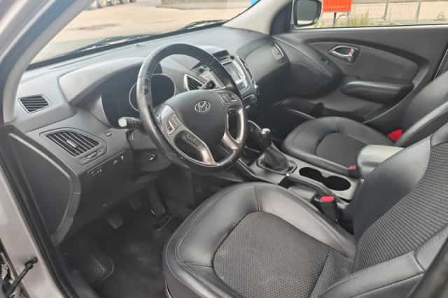 Hyundai ix35 (2011) thumbnail 4