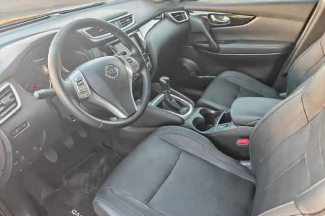 Nissan Qashqai (2015) thumbnail 4