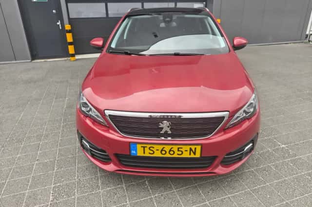 Peugeot 308 (2018) thumbnail 3