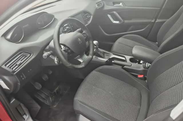 Peugeot 308 (2018) thumbnail 4