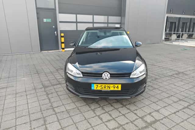 Volkswagen Golf (2014) thumbnail 3