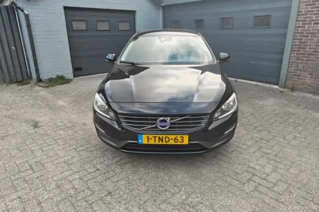 Volvo V60 (2014) thumbnail 3