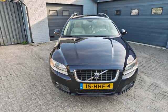 Volvo V70 (2008) thumbnail 3