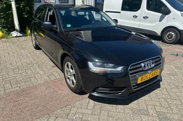Audi A4 (2012) thumbnail 3