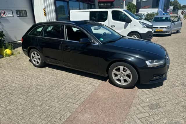 Audi A4 (2012) thumbnail 6