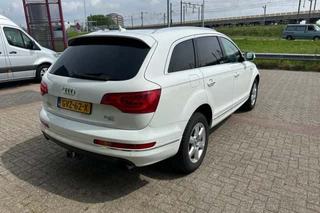 Audi Q7 (2015) thumbnail 2