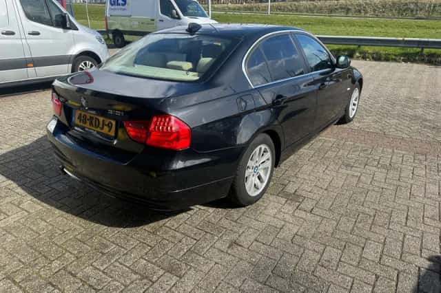 BMW 3-Serie (2009) thumbnail 2