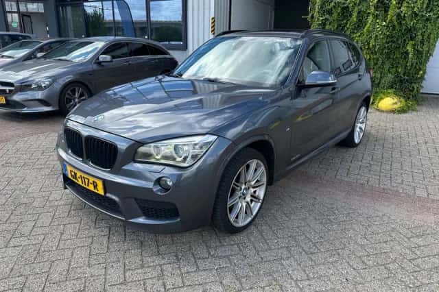 BMW X1 (2015) thumbnail 1