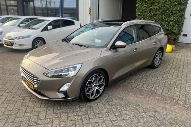 Ford Focus (2018) thumbnail 1