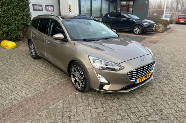 Ford Focus (2018) thumbnail 3