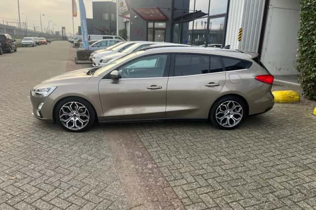 Ford Focus (2018) thumbnail 5
