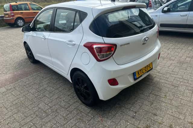 Hyundai i10 (2015) thumbnail 4