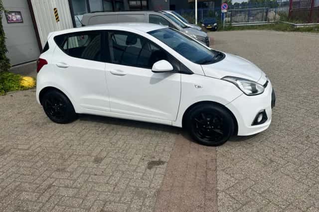 Hyundai i10 (2015) thumbnail 6