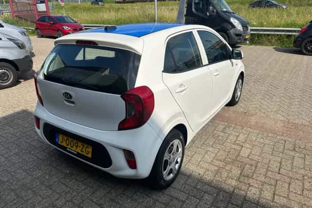 Kia Picanto (2020) thumbnail 2