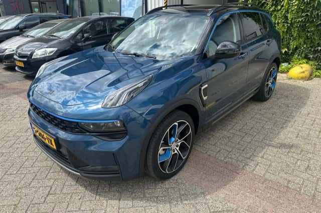 Lynk & Co 01 (2023) thumbnail 1