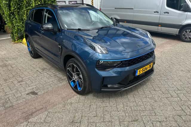 Lynk & Co 01 (2023) thumbnail 3