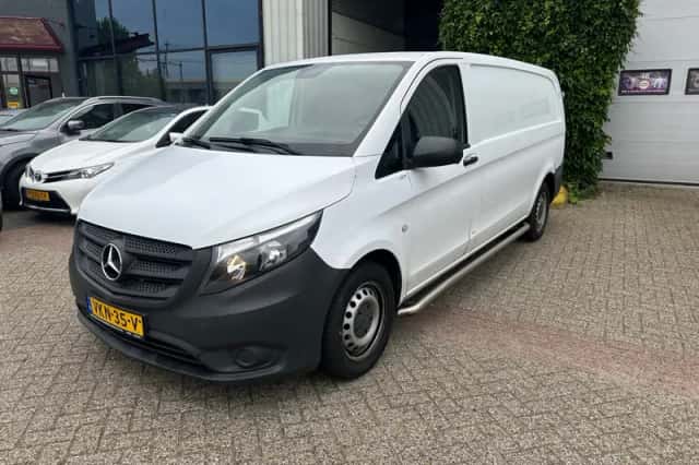 Mercedes-Benz Vito (2021) thumbnail 1