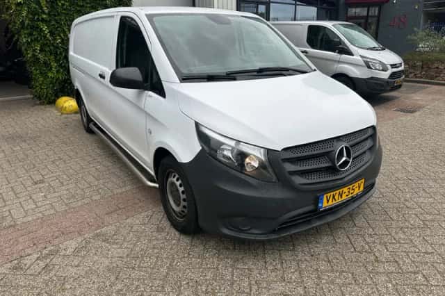 Mercedes-Benz Vito (2021) thumbnail 3