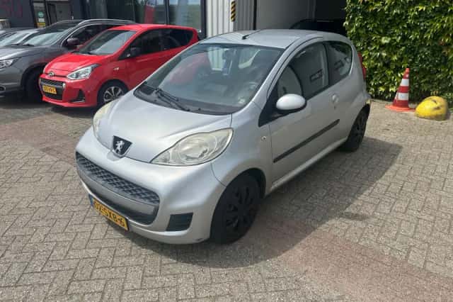 Peugeot 107 (2012) thumbnail 1