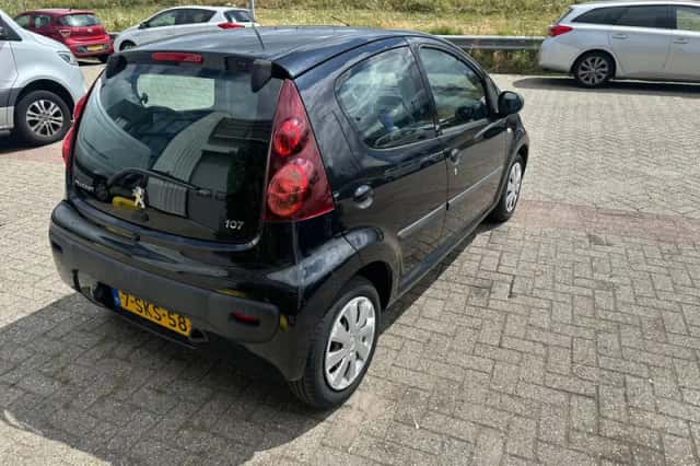 Peugeot 107 (2013) thumbnail 2