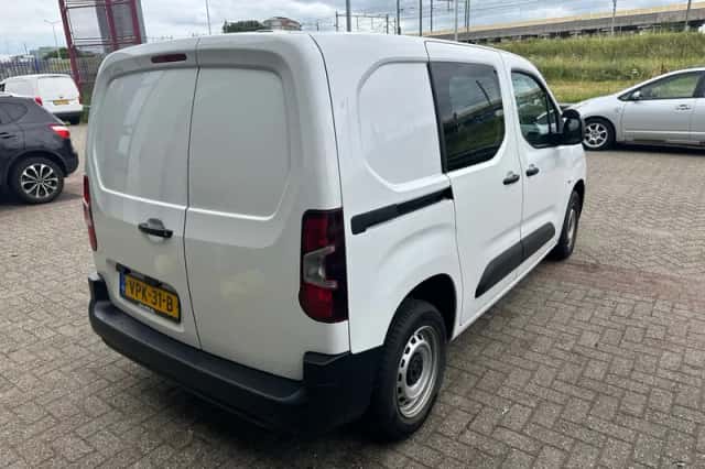 Peugeot Partner (2022) thumbnail 2