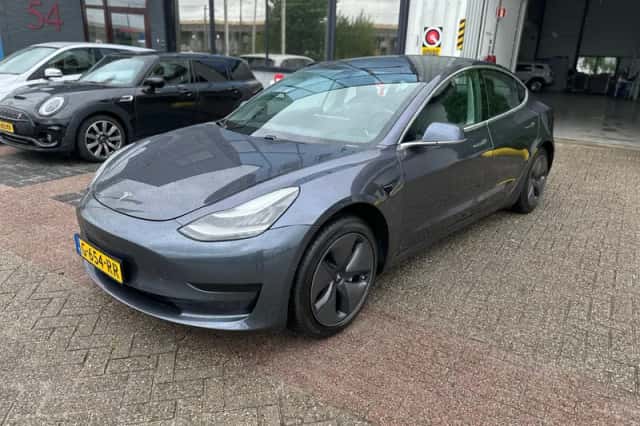 Tesla Model 3 (2019) thumbnail 1