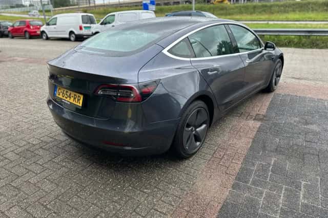 Tesla Model 3 (2019) thumbnail 2