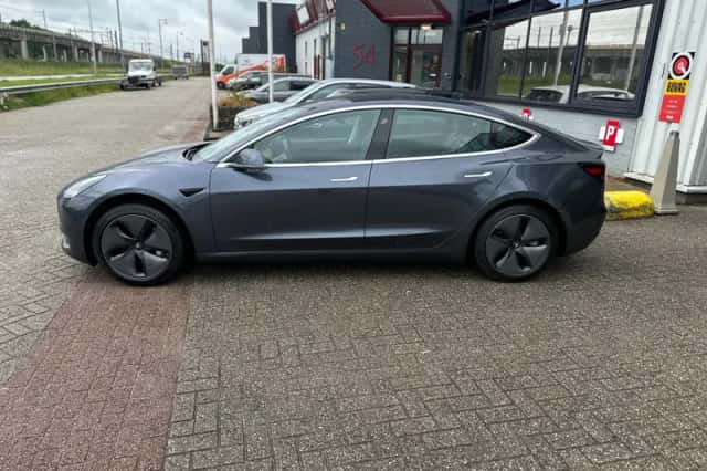 Tesla Model 3 (2019) thumbnail 5