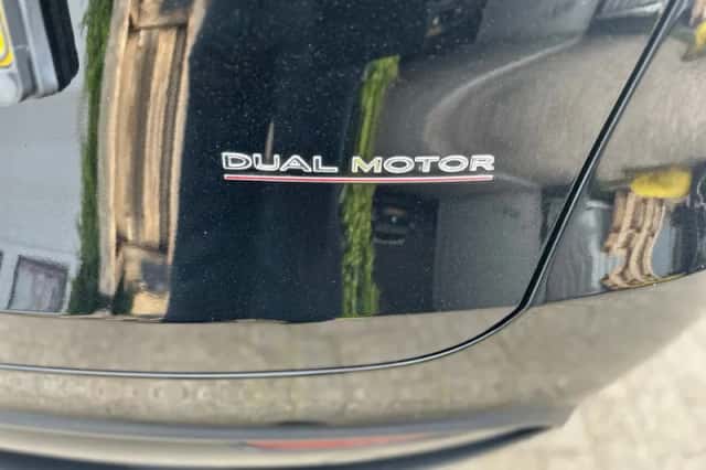 Tesla Model Y (2022) thumbnail 6
