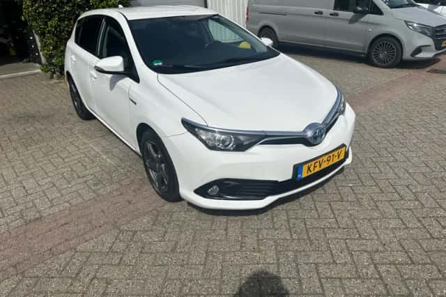Toyota Auris (2017) thumbnail 3