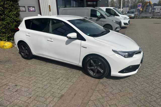 Toyota Auris (2017) thumbnail 6