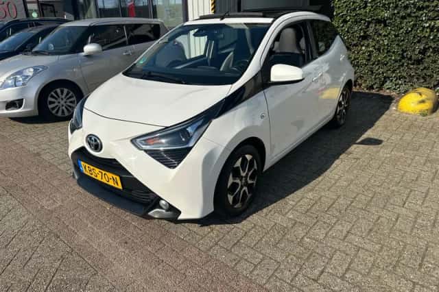 Toyota Aygo (2021) thumbnail 1