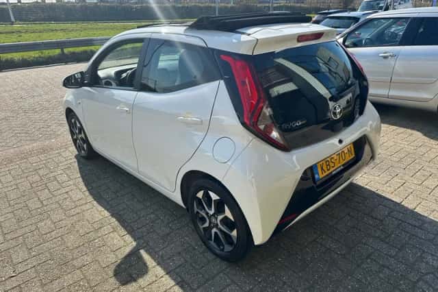 Toyota Aygo (2021) thumbnail 4